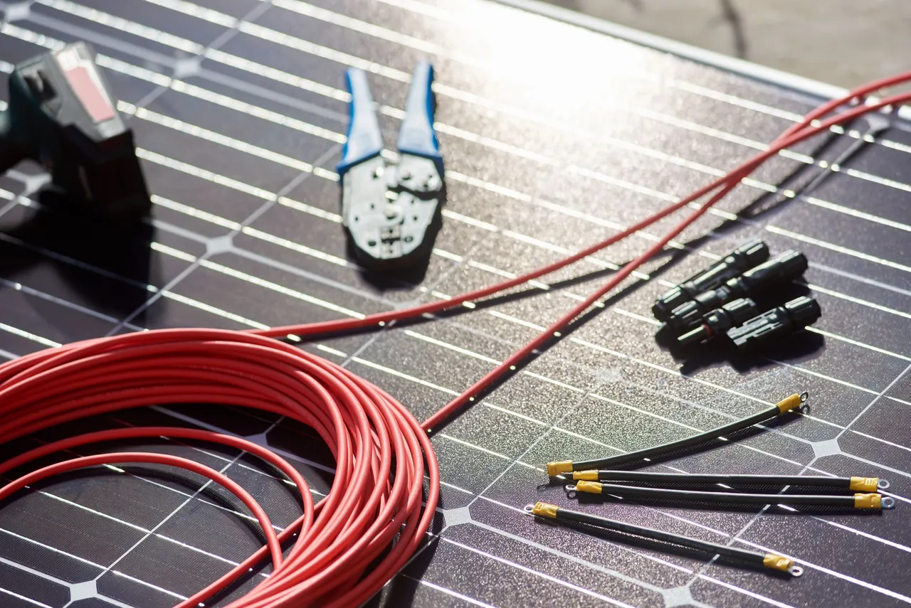 Maximize Your Energy Savings with Solar Panel Battery Backup